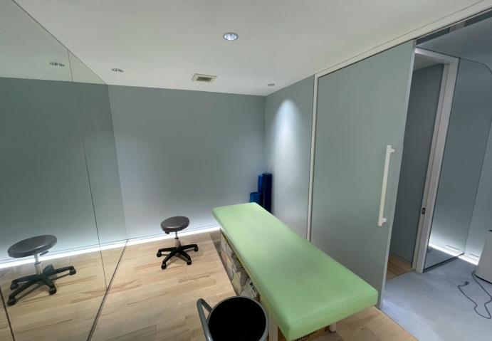 葛西駅徒歩１１分　内装美麗な整体院の居抜き物件！